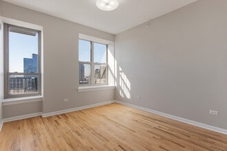 1717 S Prairie Ave, Unit 1508 in Chicago, IL - Building Photo - Building Photo