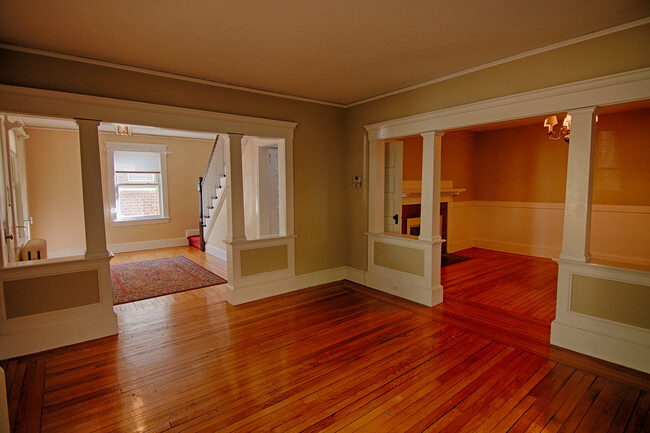 14 Essex Ave in Bernardsville, NJ - Building Photo - Building Photo