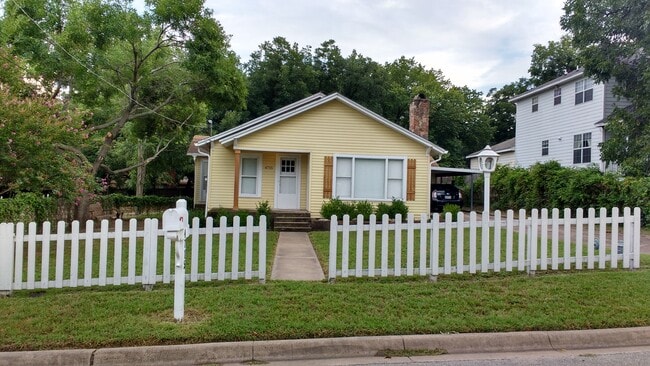 property at 4715 White Oak Ln