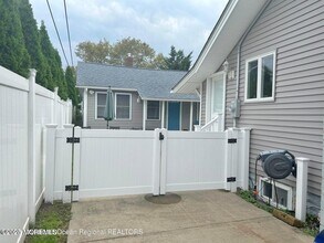 511 14th Ave in Belmar, NJ - Building Photo - Building Photo
