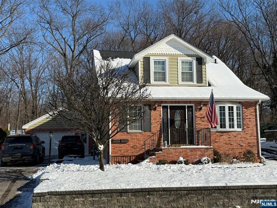 102 Church St in Haledon, NJ - Building Photo