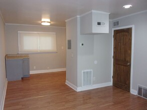 2407-4 Julia Ave in Charlotte, NC - Foto de edificio - Building Photo