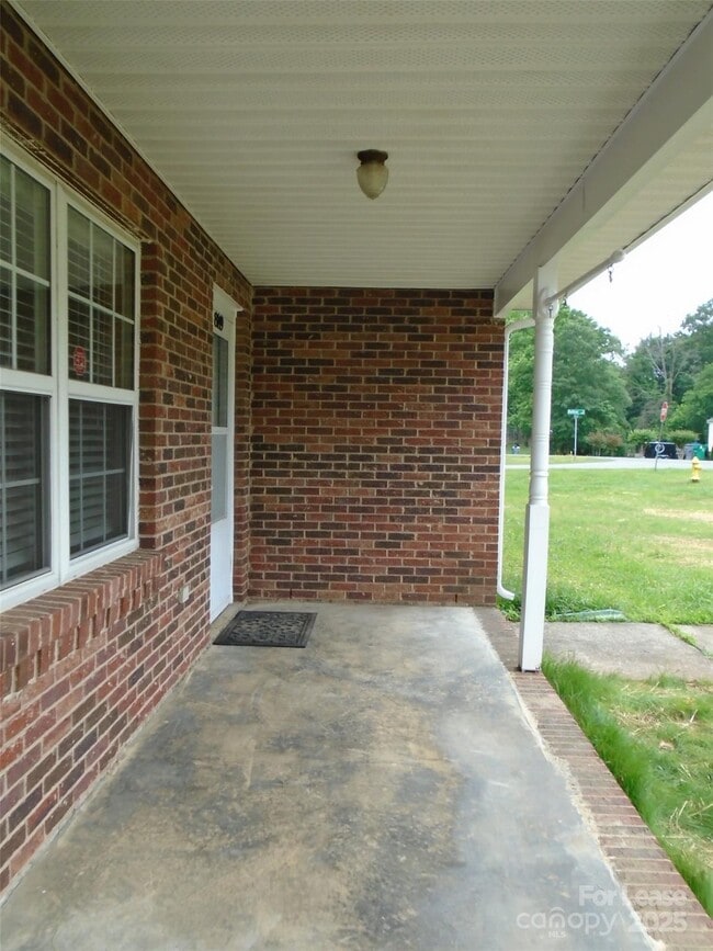 8149 Westbourne Dr in Charlotte, NC - Building Photo - Building Photo
