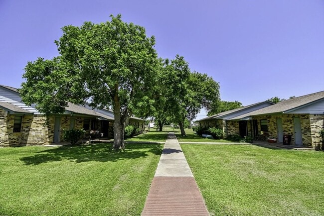 property at 138 Sandpiper Cir