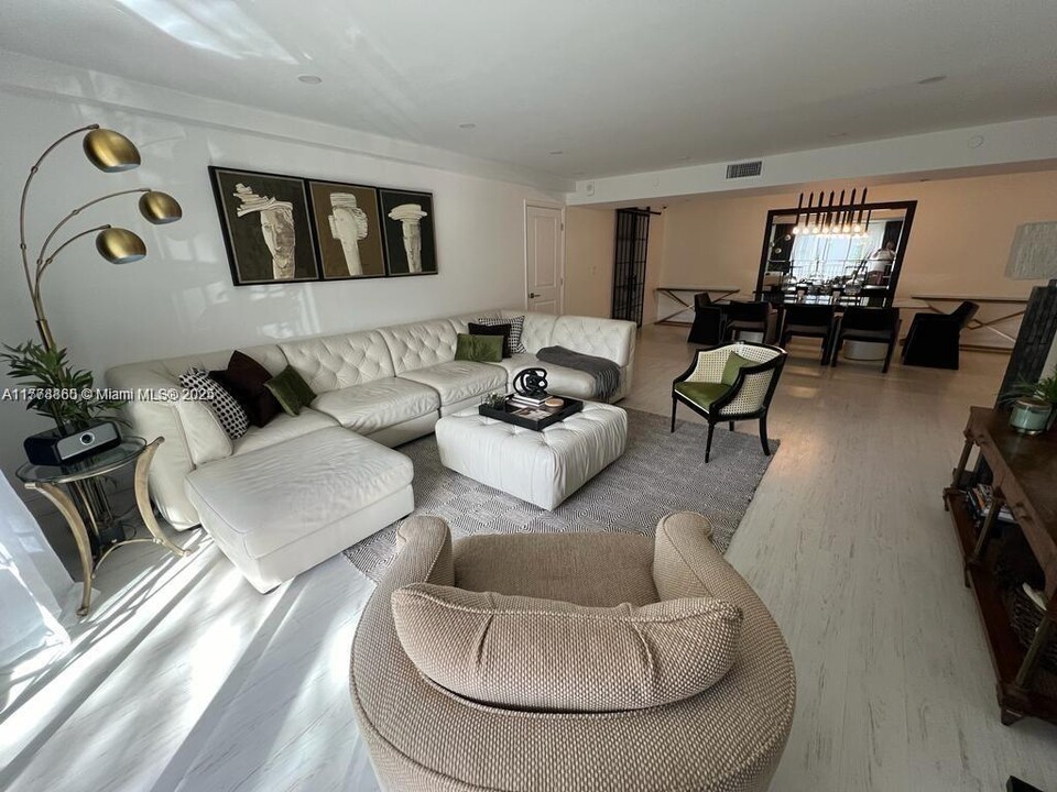 10150 Collins Ave, Unit 204s in Bal Harbour, FL - Foto de edificio