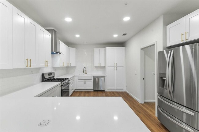 property at 302 Laurel Ct