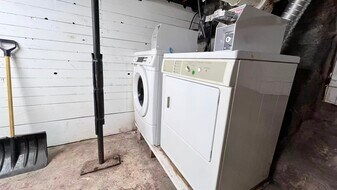 43 Quarry St, Unit 2 in Quincy, MA - Building Photo