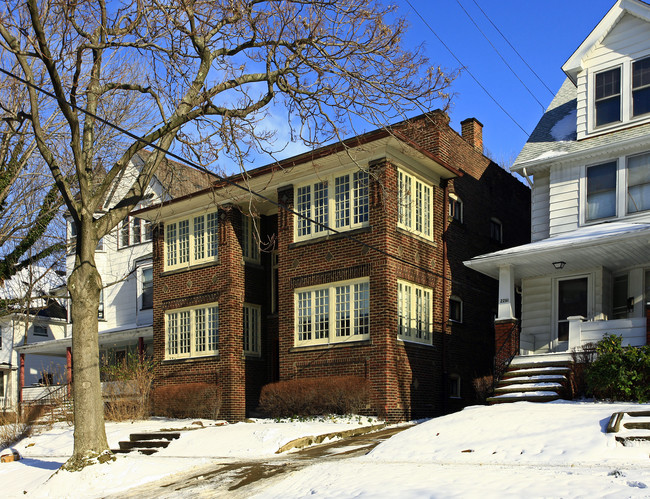 2257 Grandview Ave in Cleveland Heights, OH - Building Photo - Building Photo