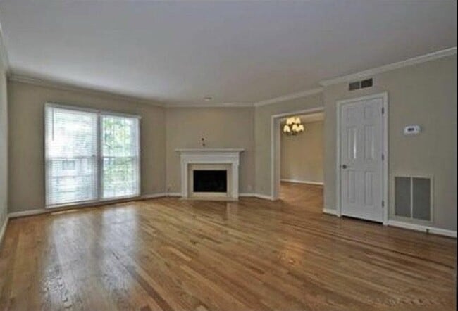 105 Saint Charles Pl in Nashville, TN - Foto de edificio - Building Photo
