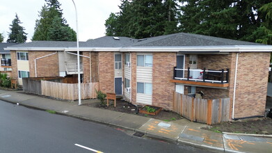 Brickwood Apartments in Auburn, WA - Building Photo - Building Photo