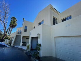 527 Stoneridge Dr in San Luis Obispo, CA - Building Photo