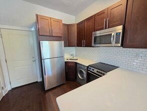 283 Keswick Ave, Unit E in Glenside, PA - Building Photo - Building Photo