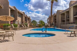 7436 E Chaparral Rd in Scottsdale, AZ - Building Photo