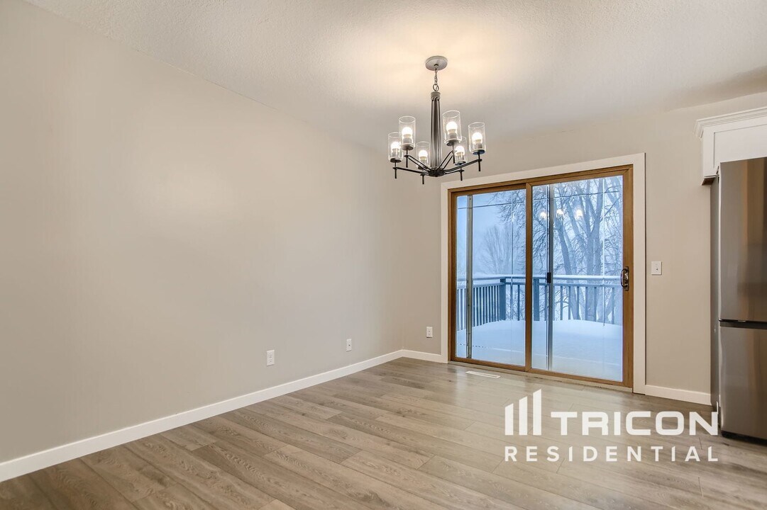 13548 Dan Patch Dr in Savage, MN - Building Photo