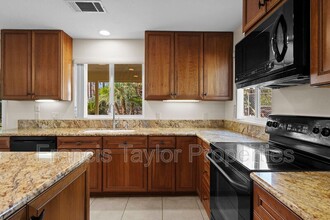 2230 E El Norte Pkwy in Escondido, CA - Building Photo - Building Photo