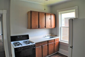 102 S 6th St-Unit -2 in Duquesne, PA - Building Photo - Building Photo