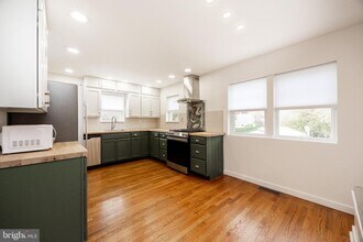 353 William St in Downingtown, PA - Building Photo - Building Photo