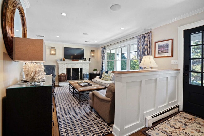 810 Waterview Dr in Southold, NY - Building Photo - Building Photo