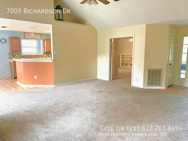 7009 Richardson Dr in Watauga, TX - Building Photo - Building Photo
