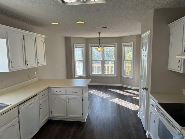 550 Farmingdale Rd SE in Huntsville, AL - Foto de edificio - Building Photo