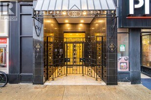 409 Bloor St E in Toronto, ON - Building Photo