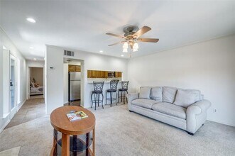 2720 Copper Creek Dr in Arlington, TX - Building Photo - Building Photo