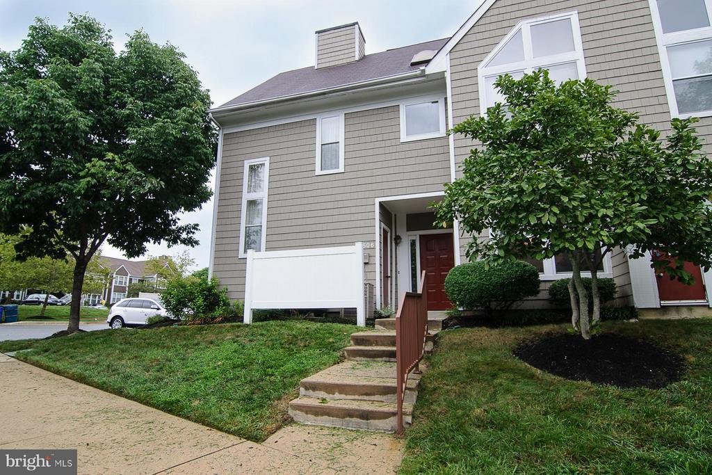 7606 Coachlight Ln in Ellicott City, MD - Building Photo