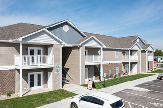 River Pointe Apartments in Louisville, KY - Building Photo - Building Photo