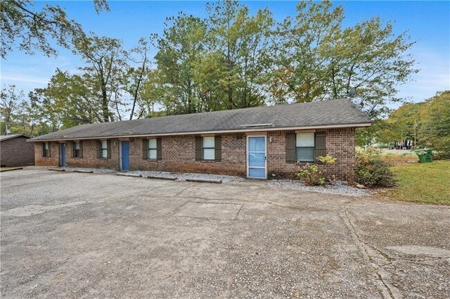 property at 1008 Davis St