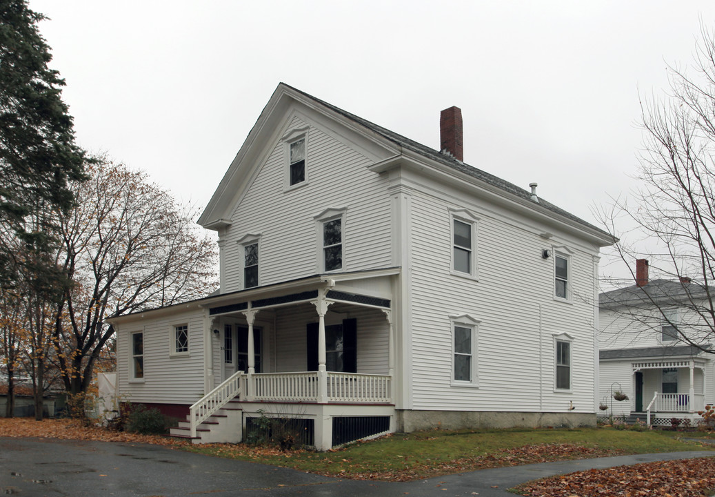 35 Cumberland St in Brunswick, ME - Building Photo