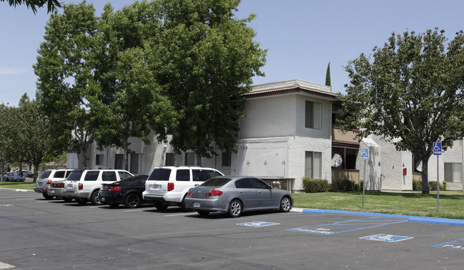 Woodglen Vista Apartments in Santee, CA - Building Photo - Building Photo