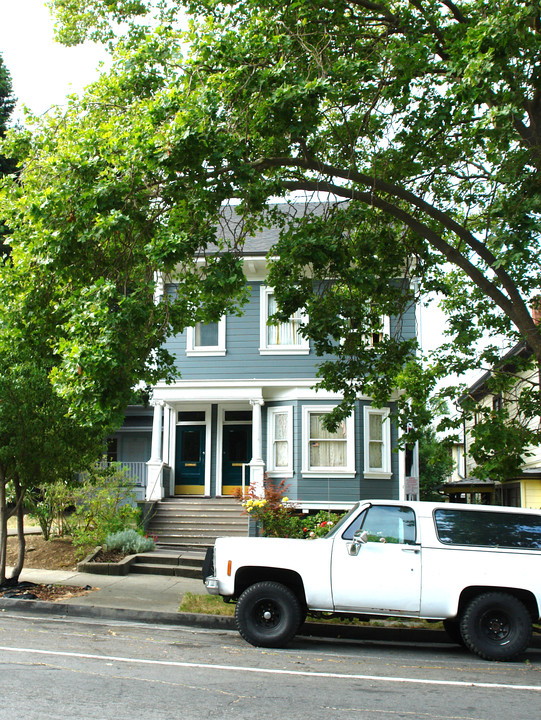 517 Louisiana St in Vallejo, CA - Building Photo