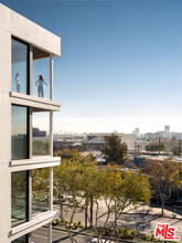 9001 Santa Monica Blvd in West Hollywood, CA - Building Photo - Building Photo