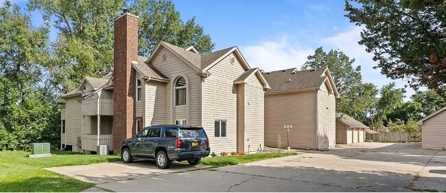 401 SE Lowell Dr, Unit #2