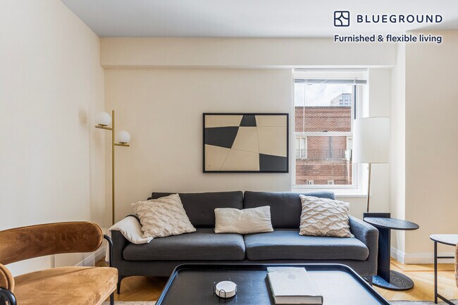 30 Park Ave in New York, NY - Building Photo - Building Photo