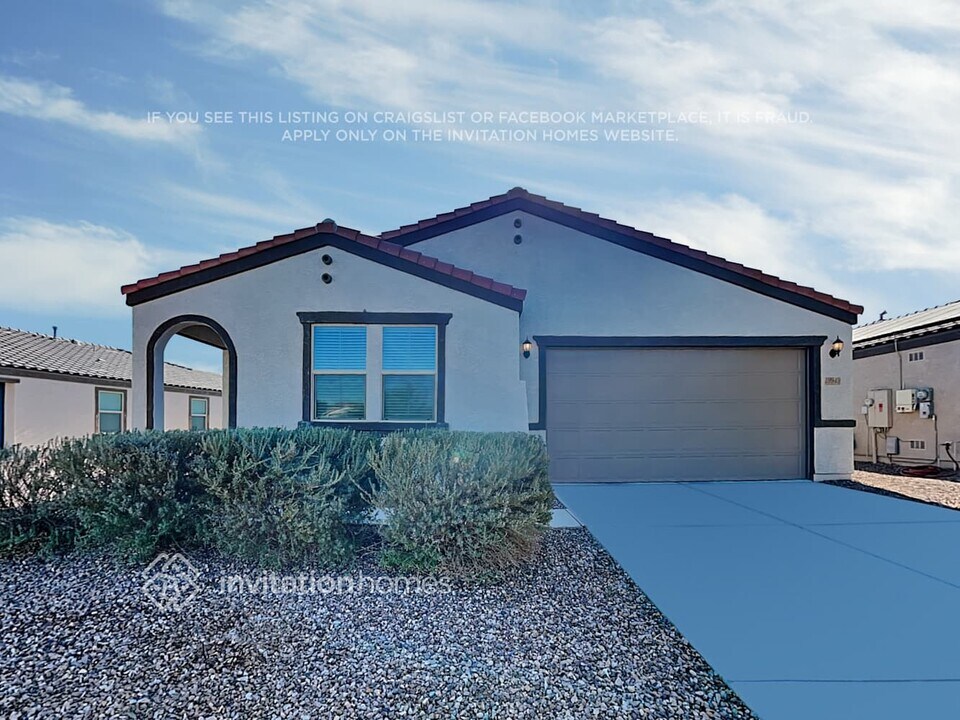 19949 W Jefferson St in Buckeye, AZ - Building Photo
