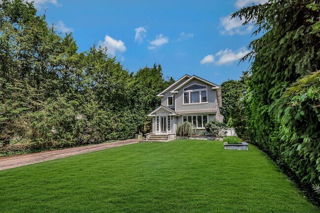 94 Calvin Ave in Syosset, NY - Building Photo - Building Photo