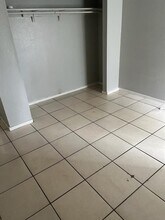 8015 N Klondyke St in Tampa, FL - Building Photo - Building Photo