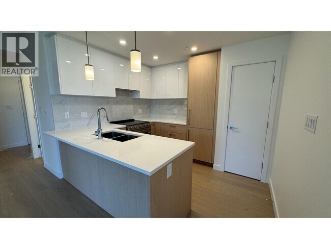 150 James Rd in Port Moody, BC - Building Photo - Building Photo