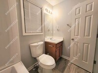 229 Hampton Dr photo'