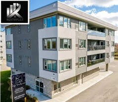 143 Bloor St W in Oshawa, ON - Building Photo