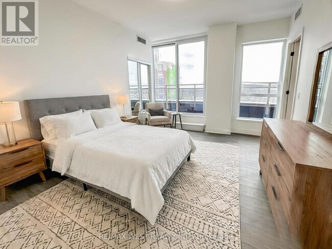 2343 Khalsa Gate in Oakville, ON - Building Photo - Building Photo