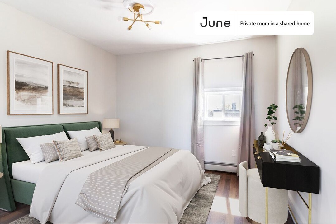 Private bedroom in 4 bed/1.5 bath Home in Boston, MA - Building Photo