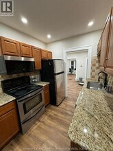 114 Elm Ave in Windsor, ON - Foto de edificio - Building Photo