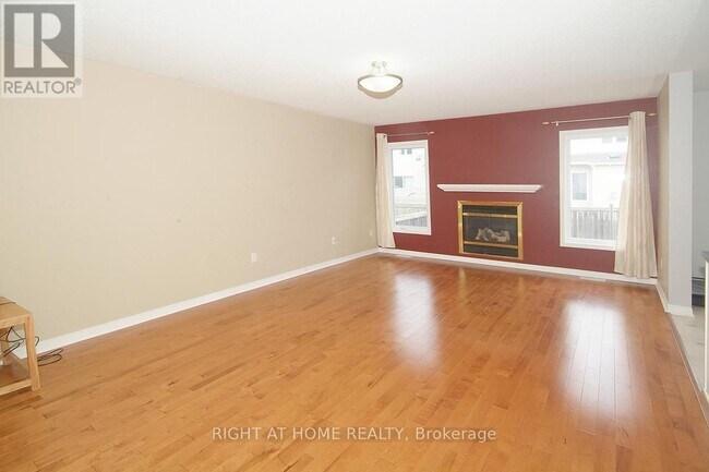 37 Barnstone Dr in Ottawa, ON - Building Photo - Building Photo