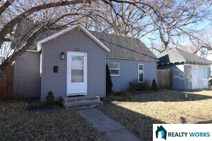 111 N Hayes St in Beatrice, NE - Building Photo