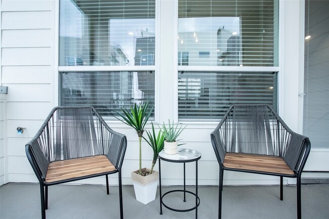 property at 2713 EaDo Edge Ct