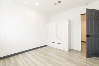 7347 Jamieson Ave in Reseda, CA - Building Photo - Building Photo