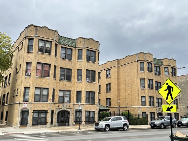 property at 1542 N Kedzie Ave