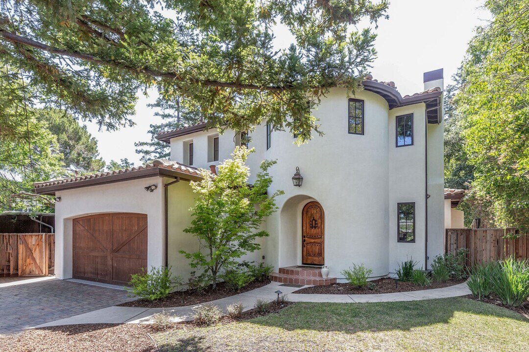 2029 Sharon Rd in Menlo Park, CA - Building Photo
